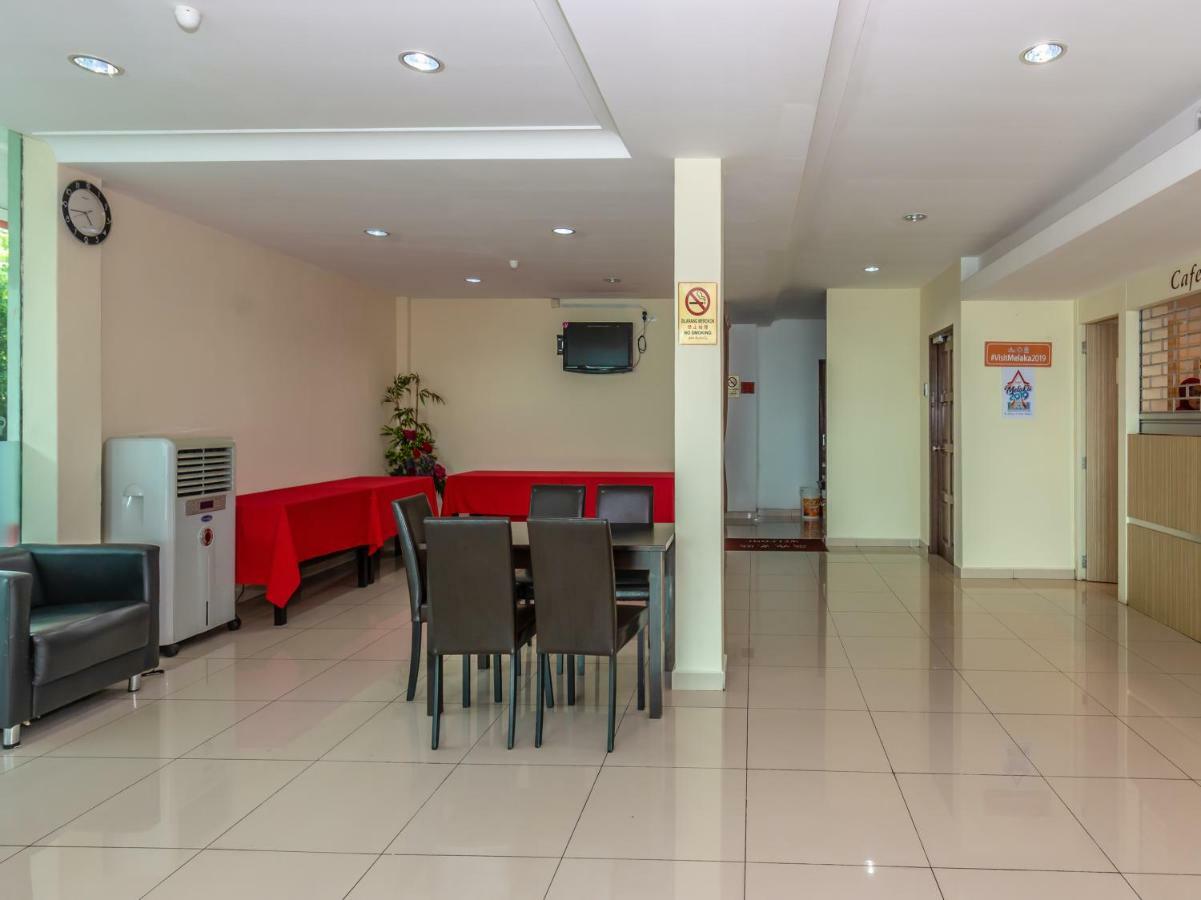Hotel Oyo 1158 906 Airport Malacca Exteriér fotografie